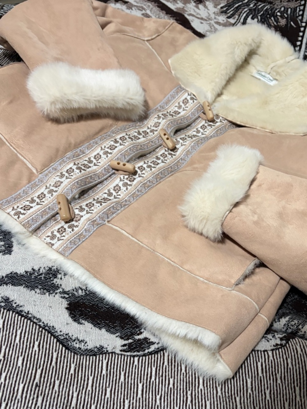 ✨Almost Famous Pennylane Suede Shearling Toggle Jacket in Light Cream with Fur✨